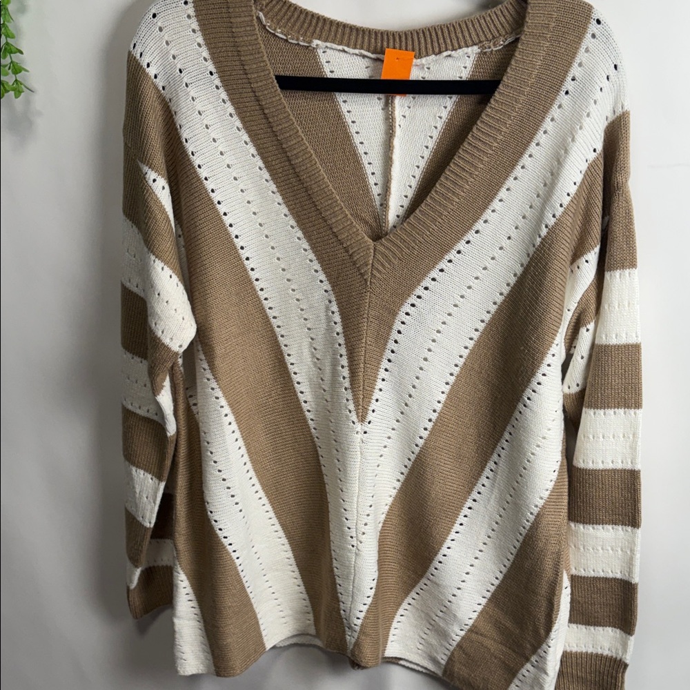 Source Unknown V-Neck Striped Sweater - Beige & White